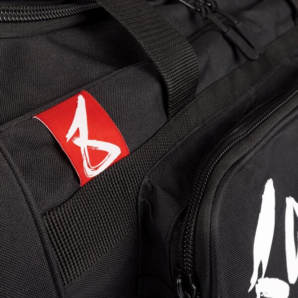 8 Weapons Gear Bags 8 Weapons Sport Bag Black-White