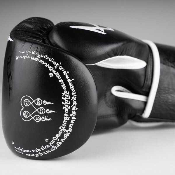 8 Weapons Boxing Gloves 8 Weapons Boxing Gloves Sak Yant Big Tiger Black-Black
