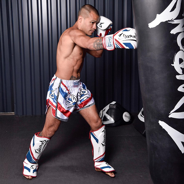 8 Weapons Boxing Gloves 8 Weapons Boxing Gloves Shift White-Navy-Red