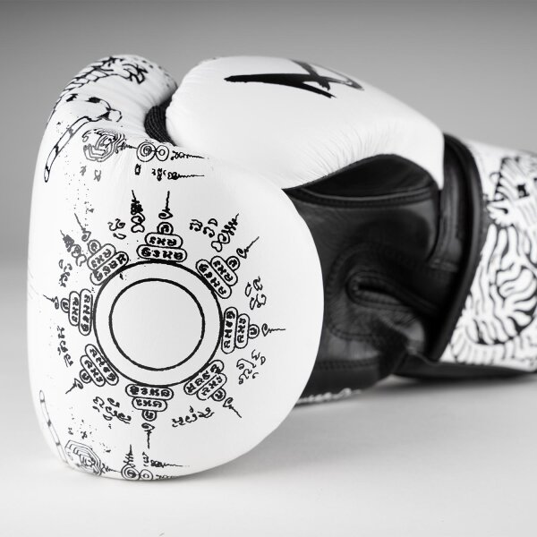 8 Weapons Combo 8 Weapons Sak Yant Tigers White Gloves + Shin Guard Combo