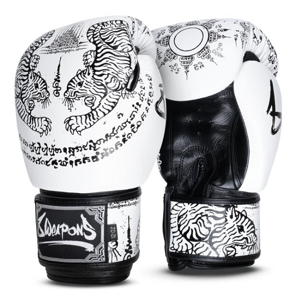 8 Weapons Combo 8 Weapons Sak Yant Tigers White Gloves + Shin Guard Combo
