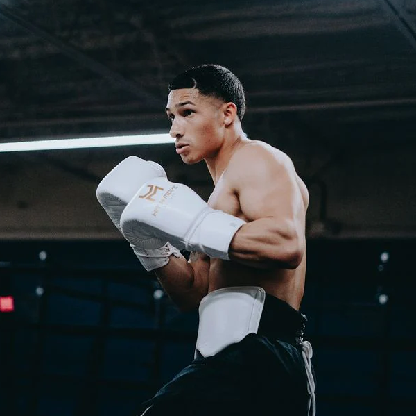 Hit N Move Boxing Gloves Hit N Move 24oz Conditioning Boxing Gloves White