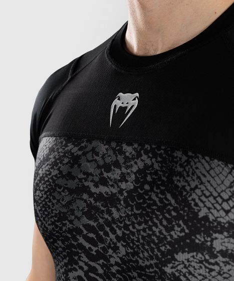 Venum Shortsleeve Rash Guard Venum G-Fit Scales Short Sleeve Rashguard - Black/ Charcoal Grey
