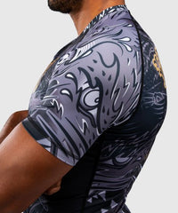 Venum Shortsleeve Rash Guard Venum Wolf Atak Short Sleeve Rashguard - Black/Grey