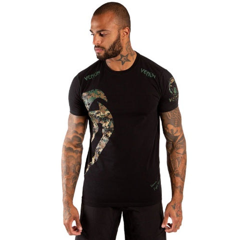 Venum's best classic t-shirt: The Giant. The design focuses on the snake...